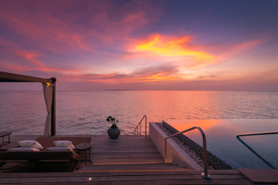 Sunset Deluxe Water Pool Villas